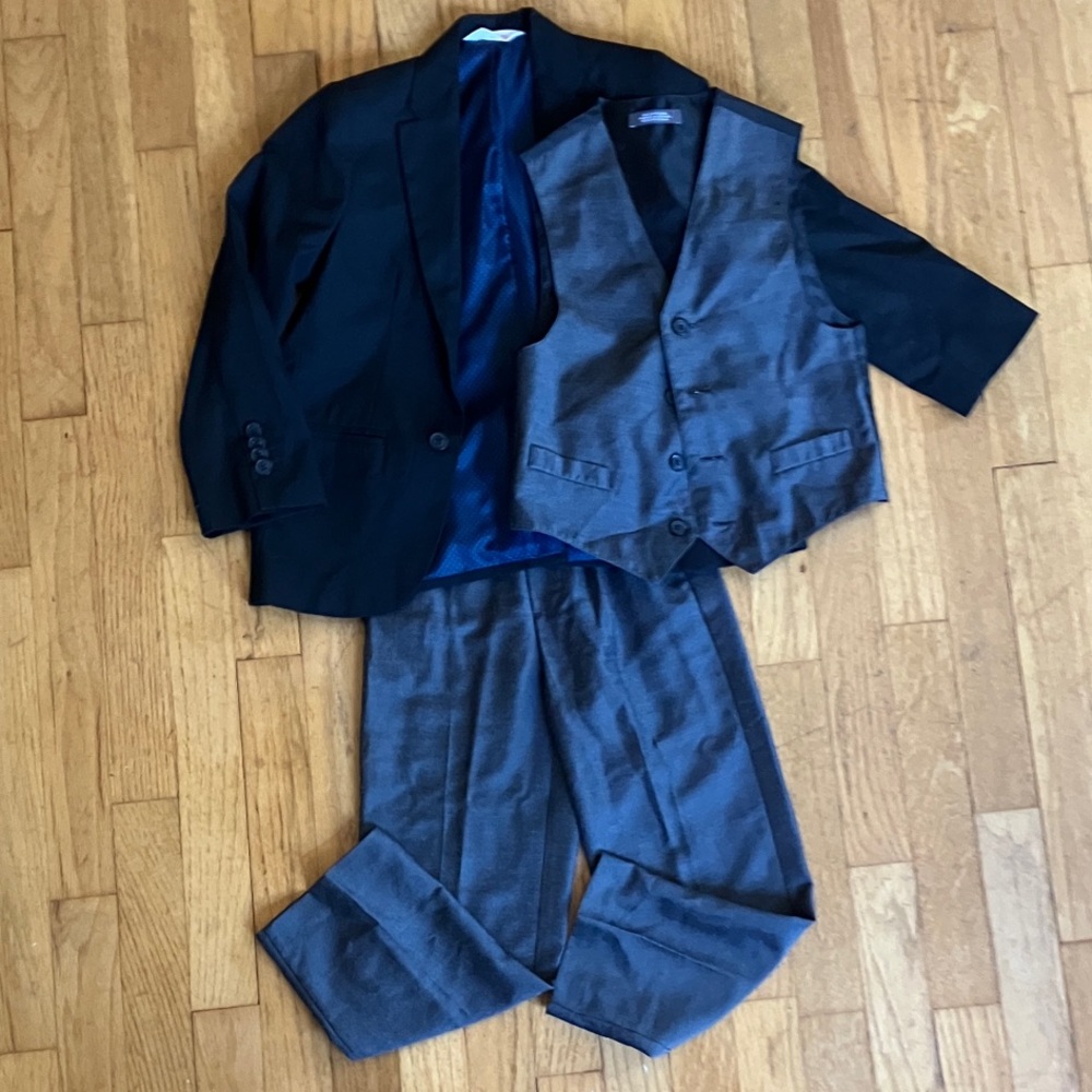 Cat & Jack Boys Black and Gray Suit Set